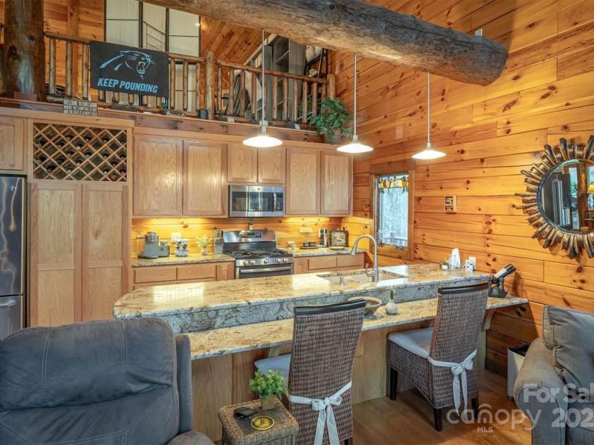 1989 Johns Ridge Parkway, Lenoir, NC 28645.  MLS# CAR4256101, YatesRealty ID 11043. 