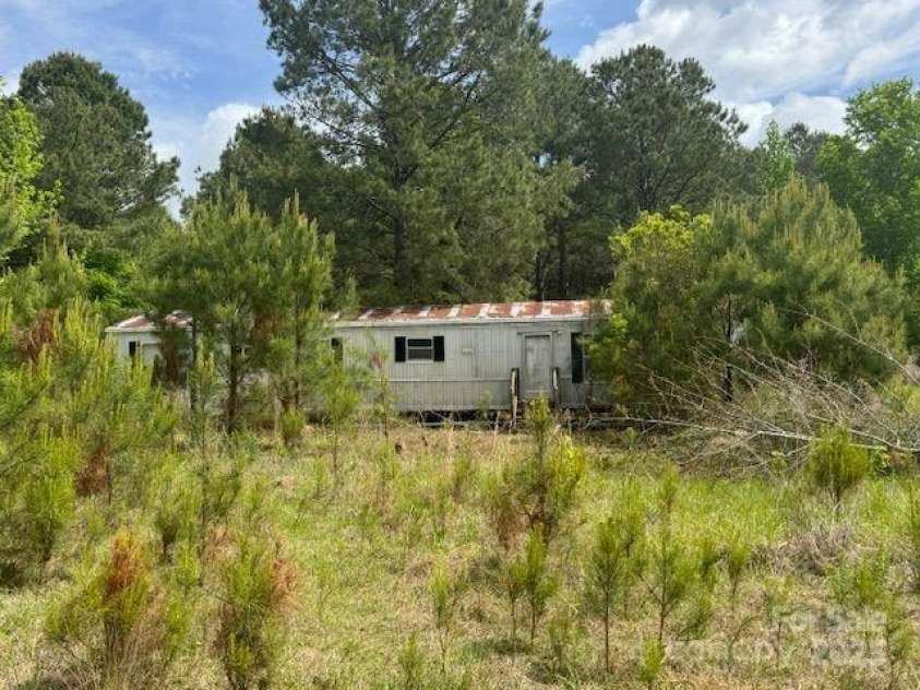 1682 Odom Road, Bennettsville, SC 29512.  MLS# CAR4256208, YatesRealty ID 11044. 