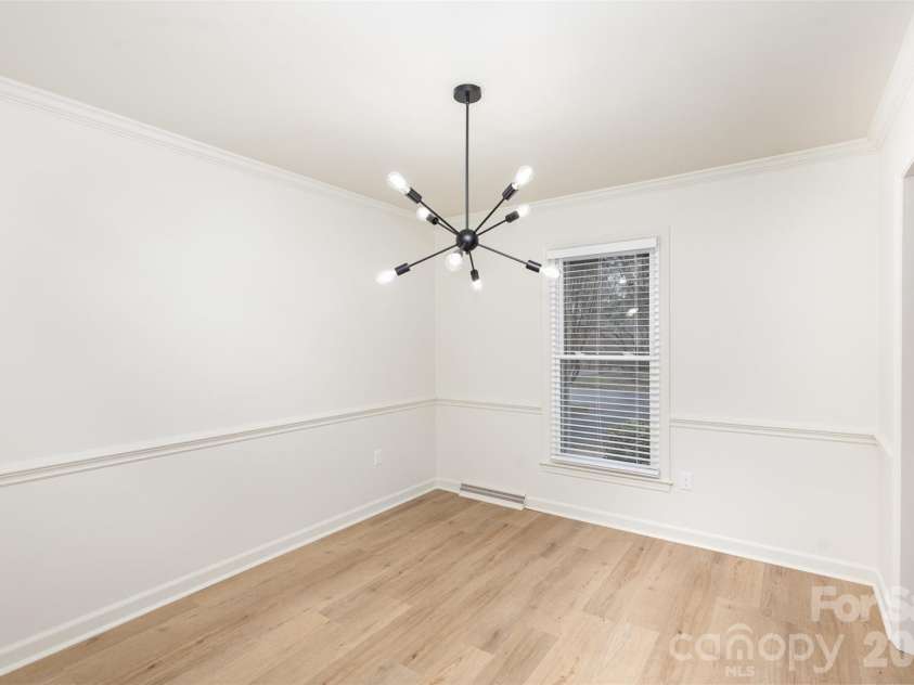 1627 Bonnie Lane, Charlotte, NC 28213.  MLS# CAR4352550, YatesRealty ID 11045. 