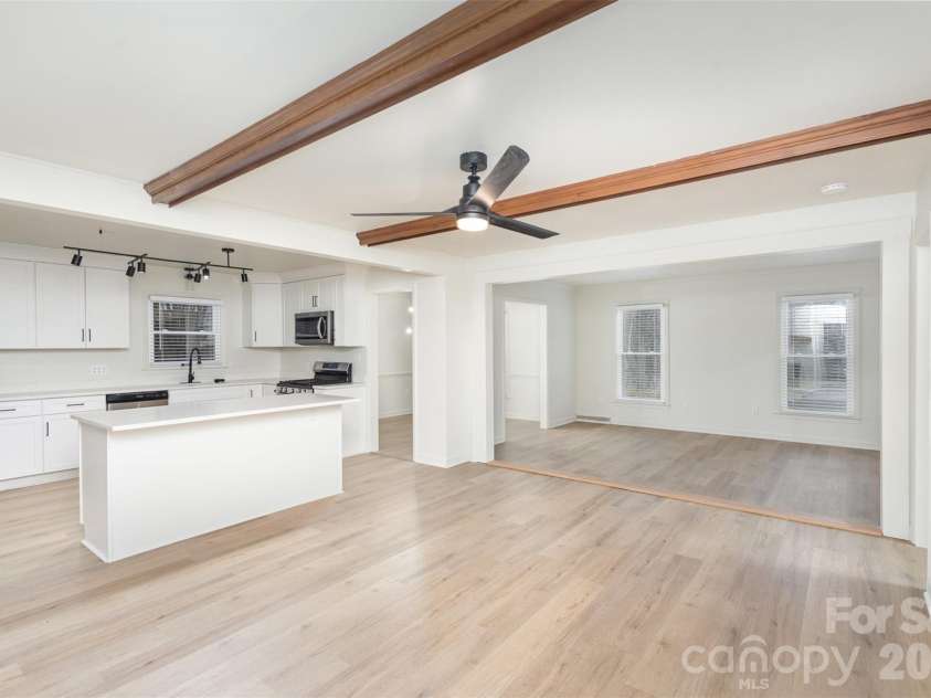 1627 Bonnie Lane, Charlotte, NC 28213.  MLS# CAR4352550, YatesRealty ID 11045. 