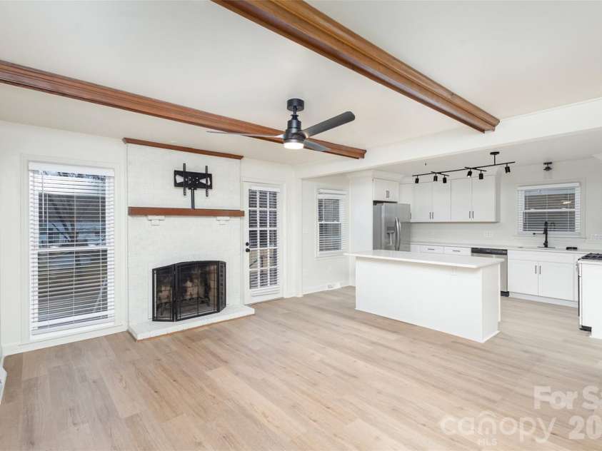 1627 Bonnie Lane, Charlotte, NC 28213.  MLS# CAR4352550, YatesRealty ID 11045. 