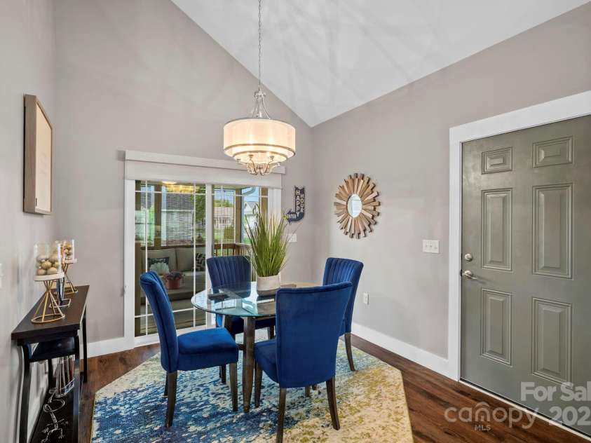 343 Beechnut Drive, Hendersonville, NC 28739.  MLS# CAR4255365, YatesRealty ID 11045. 