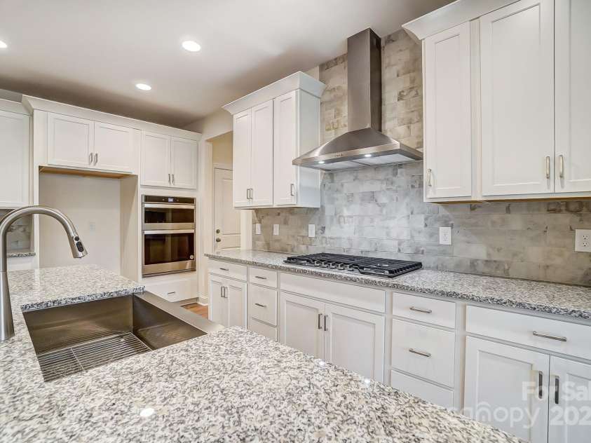 206 Streamwood Road, Troutman, NC 28166.  MLS# CAR4255144, YatesRealty ID 11046. 