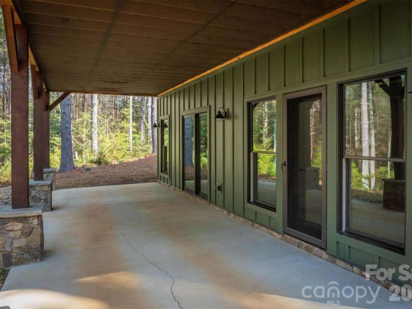 40 Kingfisher Trace, Nebo, NC 28761.  MLS# CAR4353982, YatesRealty ID 11046. 