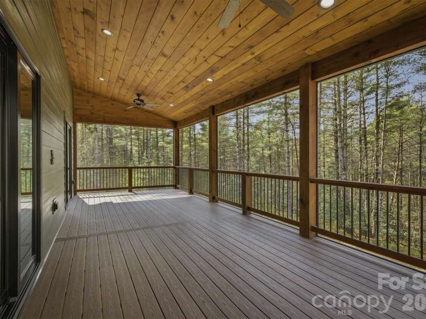 40 Kingfisher Trace, Nebo, NC 28761.  MLS# CAR4353982, YatesRealty ID 11046. 