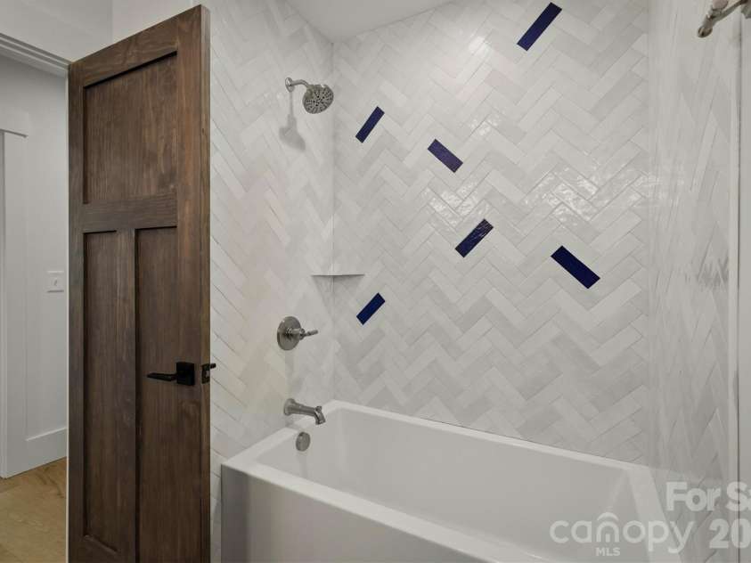 40 Kingfisher Trace, Nebo, NC 28761.  MLS# CAR4353982, YatesRealty ID 11046. 