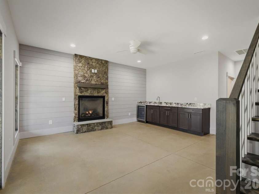 40 Kingfisher Trace, Nebo, NC 28761.  MLS# CAR4353982, YatesRealty ID 11046. 