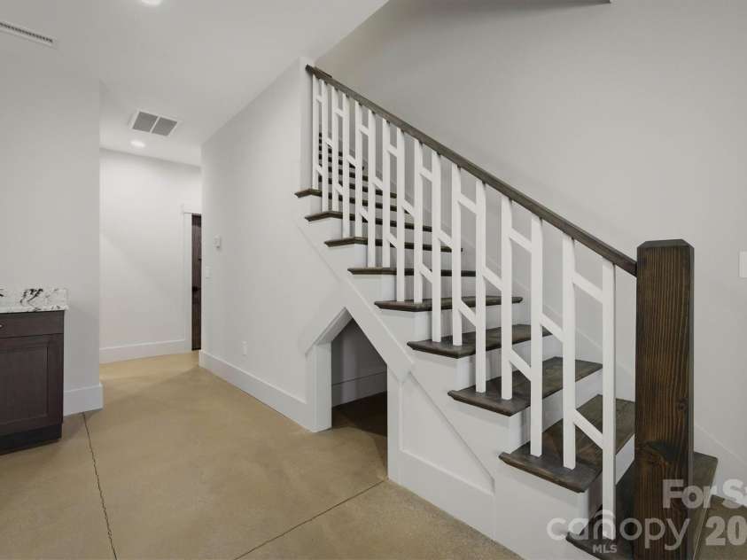 40 Kingfisher Trace, Nebo, NC 28761.  MLS# CAR4353982, YatesRealty ID 11046. 