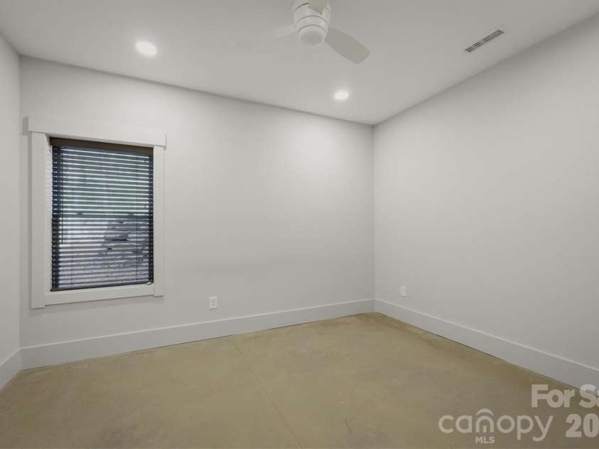 40 Kingfisher Trace, Nebo, NC 28761.  MLS# CAR4353982, YatesRealty ID 11046. 