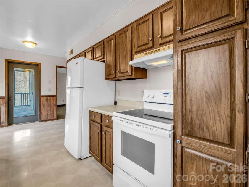 417 Ivy Road, Black Mountain, NC 28711.  MLS# CAR4362161, YatesRealty ID 11048. 