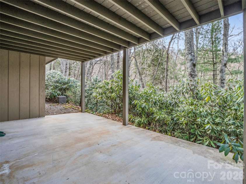 417 Ivy Road, Black Mountain, NC 28711.  MLS# CAR4362161, YatesRealty ID 11048. 