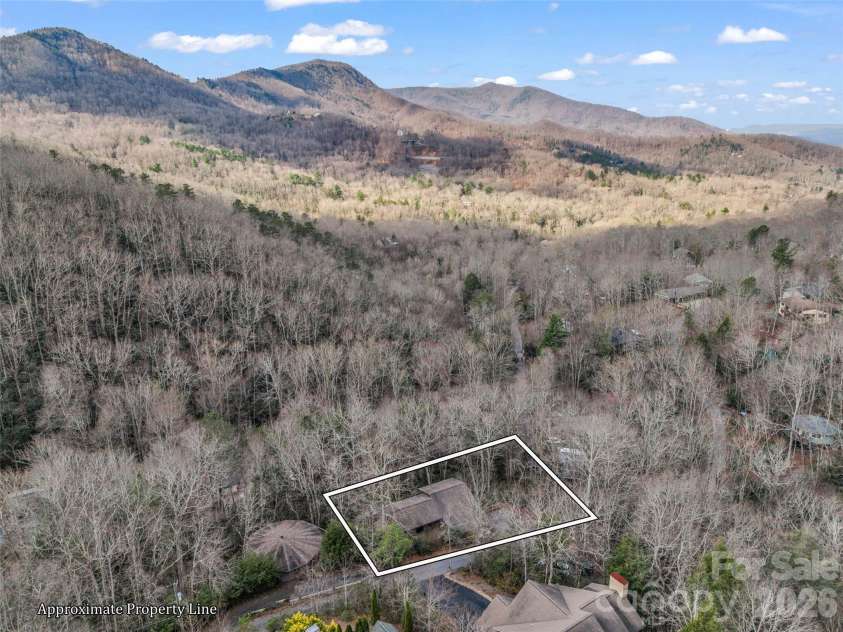 417 Ivy Road, Black Mountain, NC 28711.  MLS# CAR4362161, YatesRealty ID 11048. 