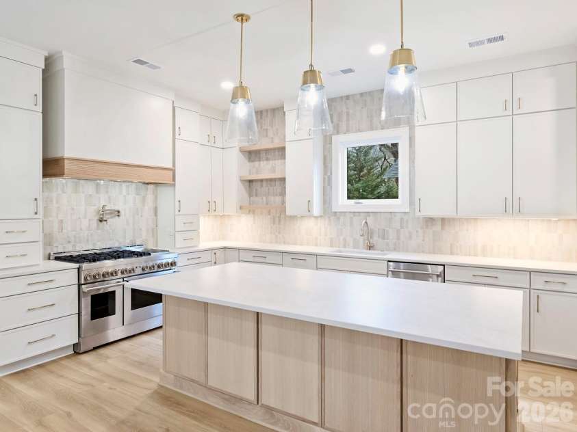 1420 35th Street, Charlotte, NC 28205.  MLS# CAR4326511, YatesRealty ID 11049. 