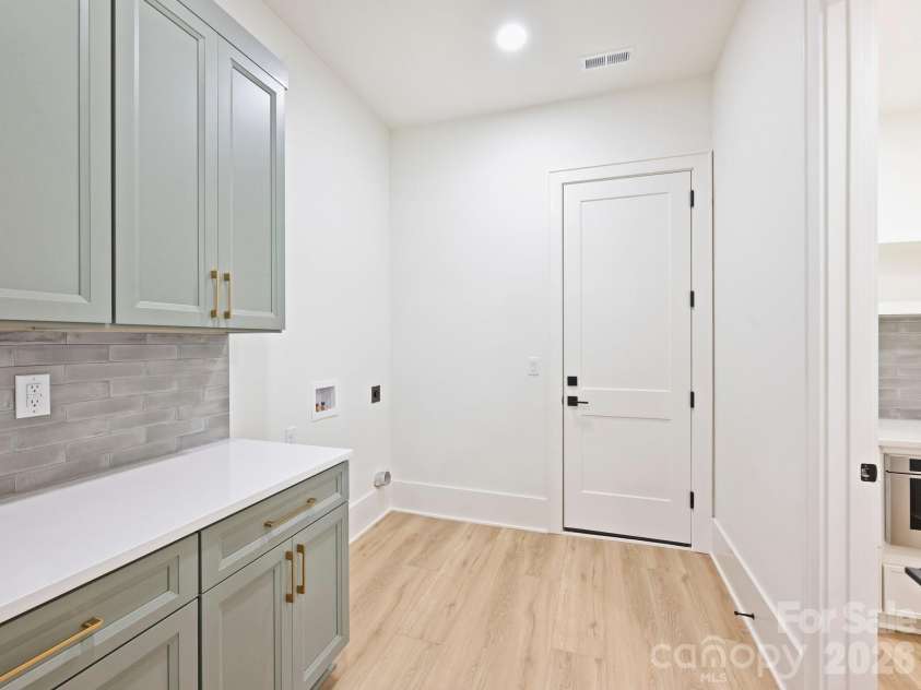 1420 35th Street, Charlotte, NC 28205.  MLS# CAR4326511, YatesRealty ID 11049. 