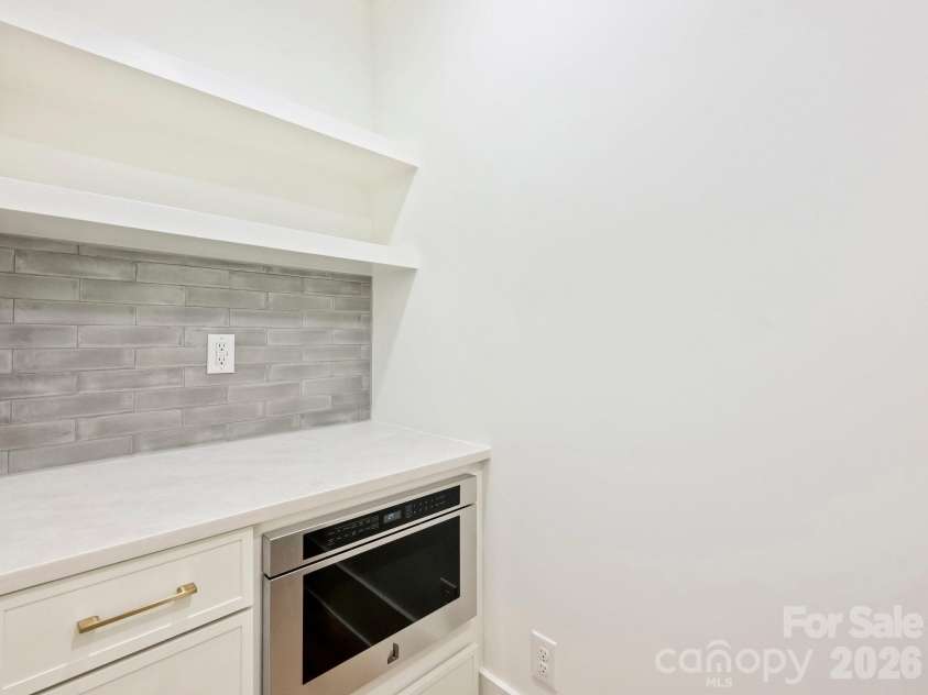 1420 35th Street, Charlotte, NC 28205.  MLS# CAR4326511, YatesRealty ID 11049. 