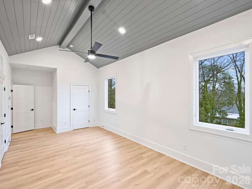 1420 35th Street, Charlotte, NC 28205.  MLS# CAR4326511, YatesRealty ID 11049. 