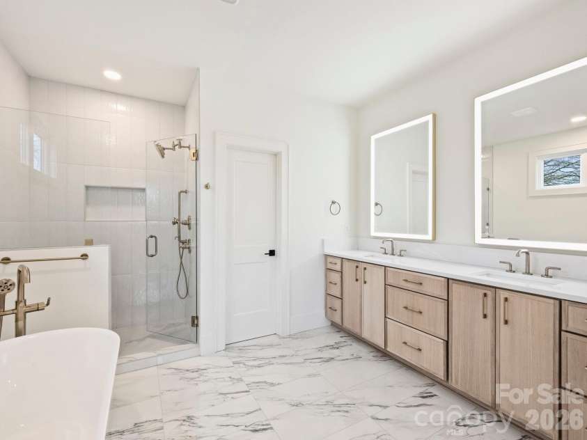1420 35th Street, Charlotte, NC 28205.  MLS# CAR4326511, YatesRealty ID 11049. 