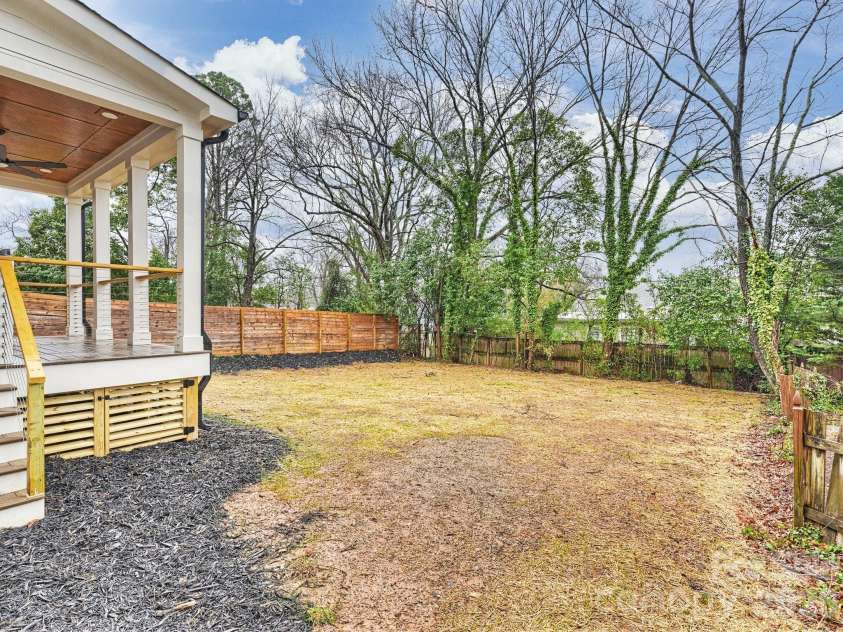 1420 35th Street, Charlotte, NC 28205.  MLS# CAR4326511, YatesRealty ID 11049. 