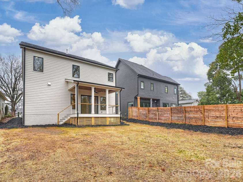 1420 35th Street, Charlotte, NC 28205.  MLS# CAR4326511, YatesRealty ID 11049. 