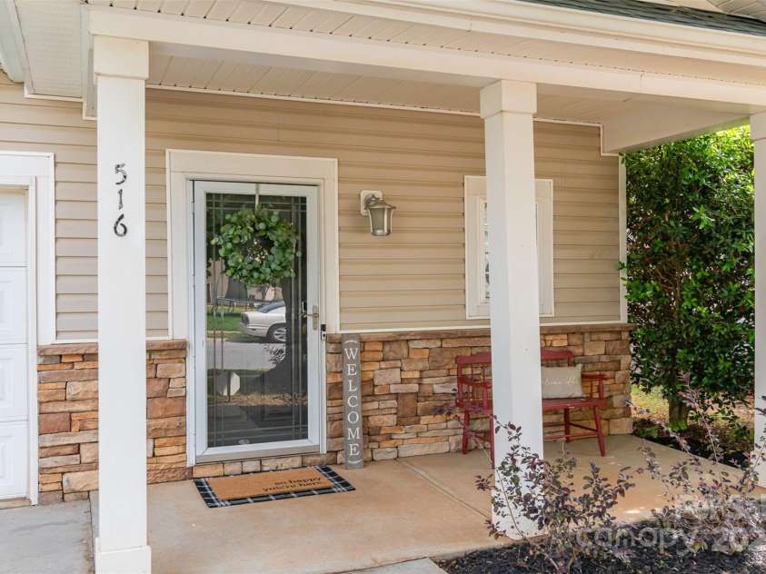 516 Tribune Drive, Charlotte, NC 28214.  MLS# CAR4254060, YatesRealty ID 11049. 
