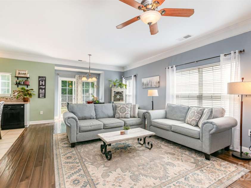 516 Tribune Drive, Charlotte, NC 28214.  MLS# CAR4254060, YatesRealty ID 11049. 