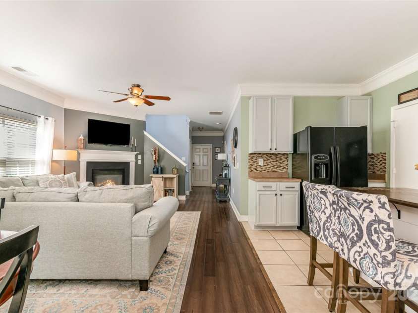 516 Tribune Drive, Charlotte, NC 28214.  MLS# CAR4254060, YatesRealty ID 11049. 