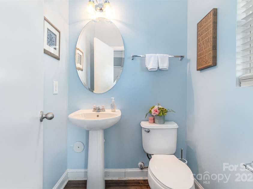 516 Tribune Drive, Charlotte, NC 28214.  MLS# CAR4254060, YatesRealty ID 11049. 