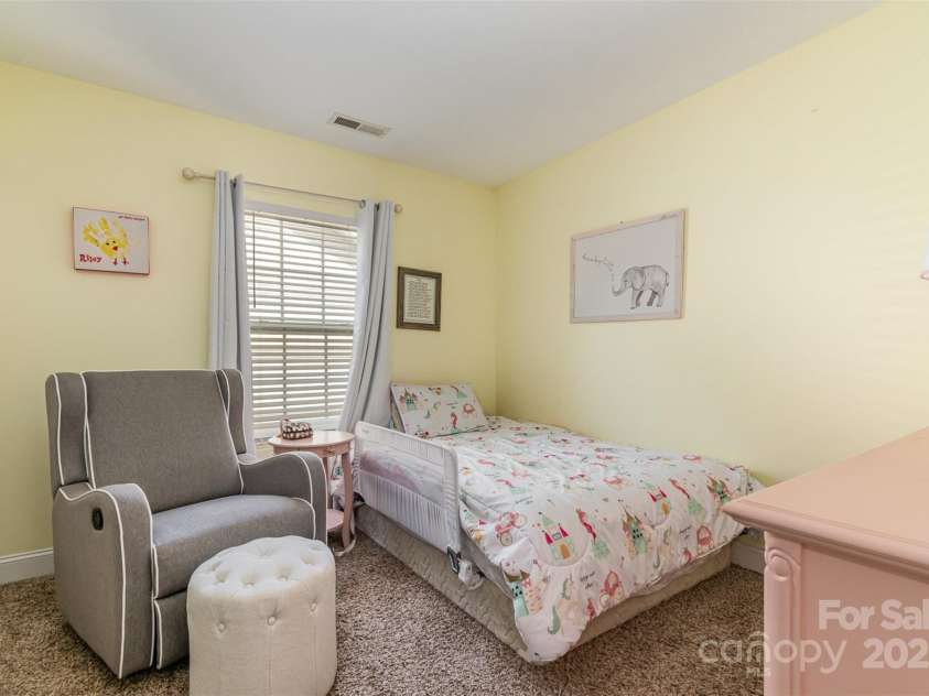 516 Tribune Drive, Charlotte, NC 28214.  MLS# CAR4254060, YatesRealty ID 11049. 