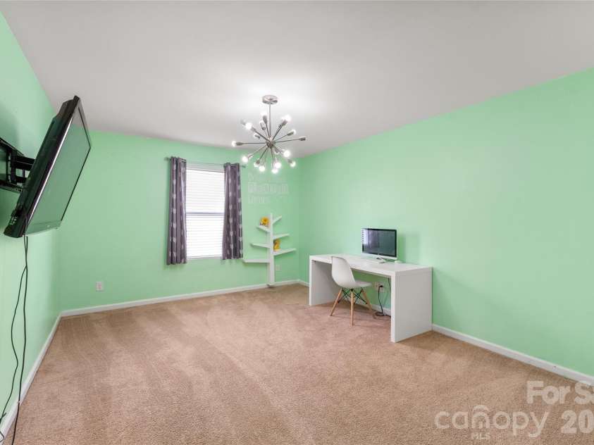 10229 Snowbell Court, Charlotte, NC 28215.  MLS# CAR4338183, YatesRealty ID 1105. Bonus Room