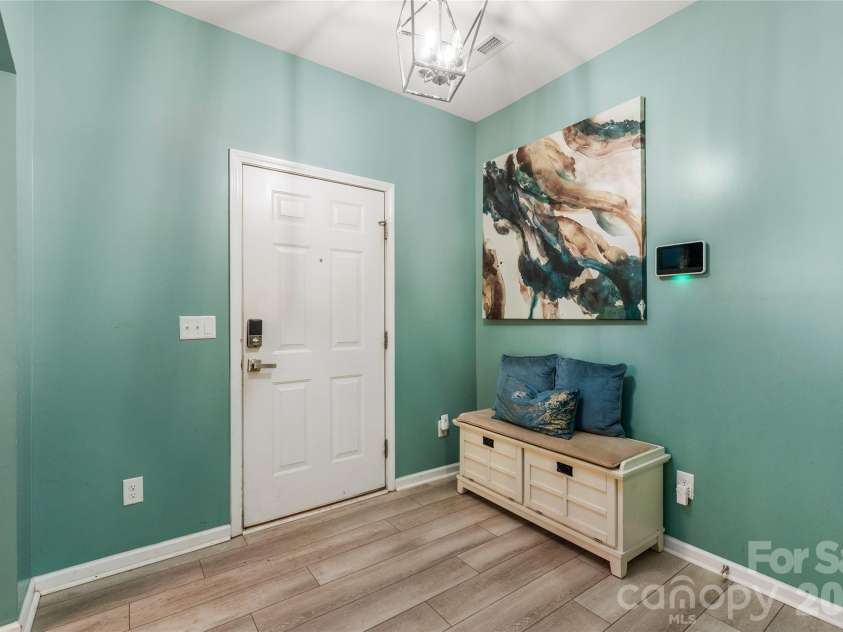 10229 Snowbell Court, Charlotte, NC 28215.  MLS# CAR4338183, YatesRealty ID 1105. Entry