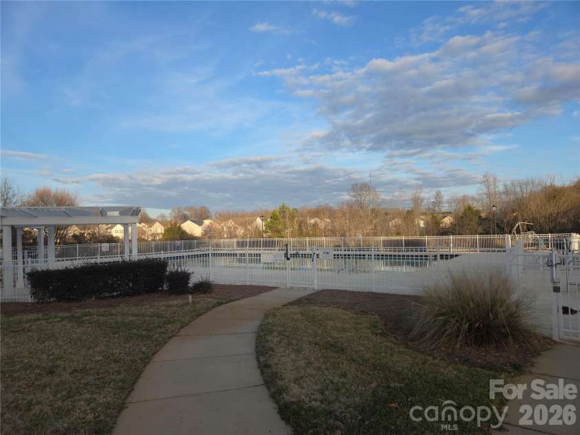 10229 Snowbell Court, Charlotte, NC 28215.  MLS# CAR4338183, YatesRealty ID 1105. Pool