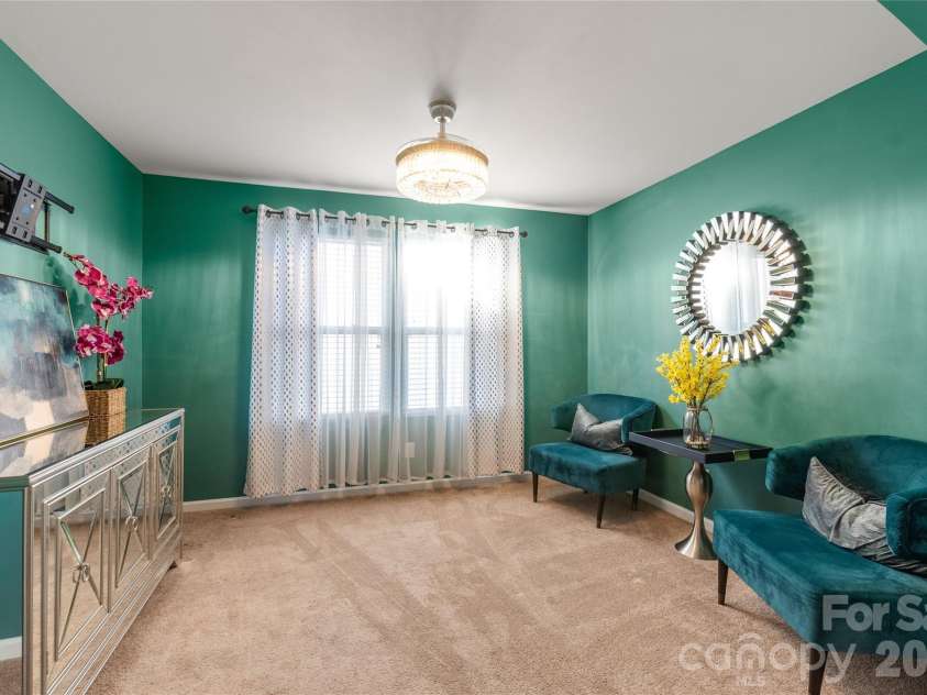 10229 Snowbell Court, Charlotte, NC 28215.  MLS# CAR4338183, YatesRealty ID 1105. Primary bedroom sitting area