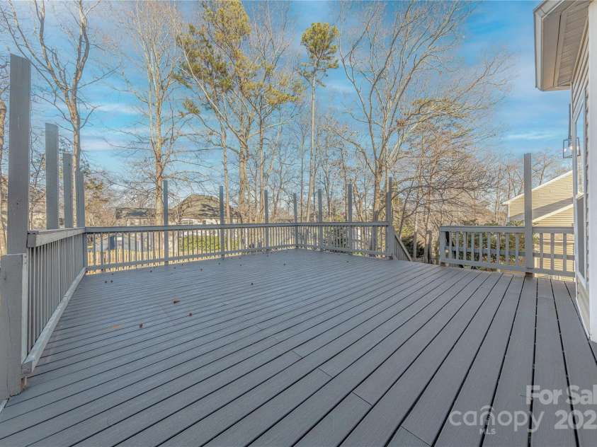 4225 Nathaniel Glen Court, Matthews, NC 28105.  MLS# CAR4213863, YatesRealty ID 11050. 