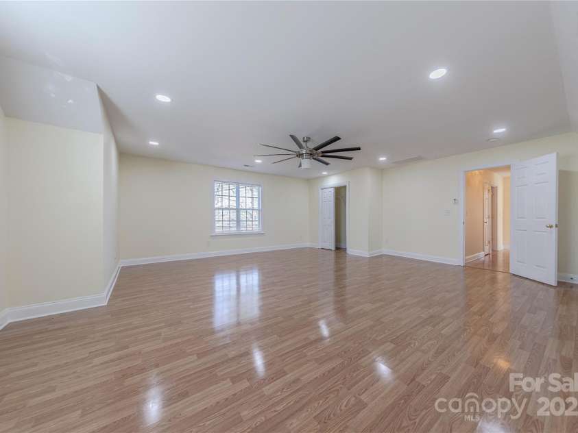 4225 Nathaniel Glen Court, Matthews, NC 28105.  MLS# CAR4213863, YatesRealty ID 11050. Bonus/Bedroom 5