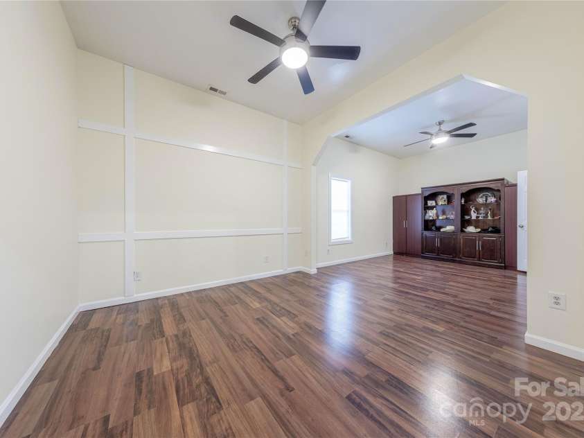 4225 Nathaniel Glen Court, Matthews, NC 28105.  MLS# CAR4213863, YatesRealty ID 11050. Flex/6th Bedroom