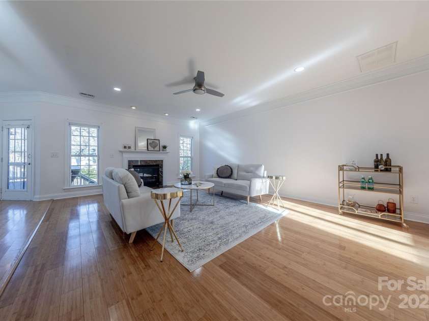 4225 Nathaniel Glen Court, Matthews, NC 28105.  MLS# CAR4213863, YatesRealty ID 11050. Great Room