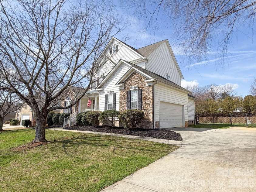 619 Harrison Drive, Concord, NC 28027.  MLS# CAR4345842, YatesRealty ID 11050. 