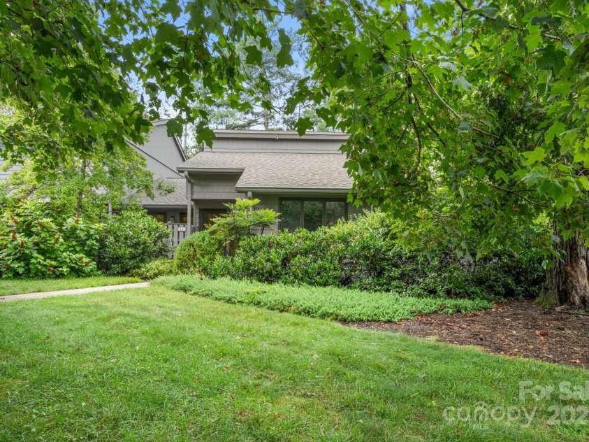 470 Crowfields Drive, Asheville, NC 28803.  MLS# CAR4283046, YatesRealty ID 11051. 