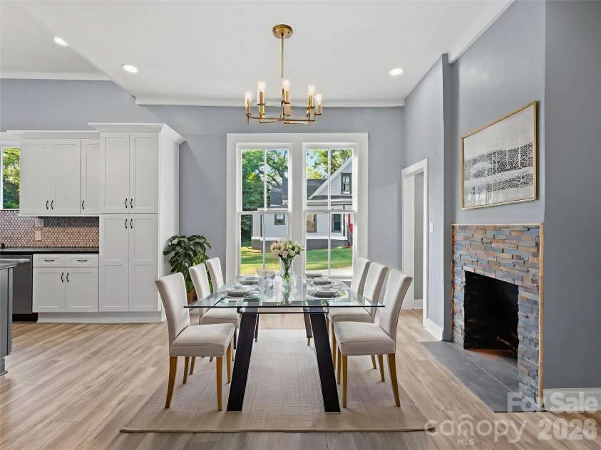 613 Mulberry Street, Statesville, NC 28677.  MLS# CAR4283631, YatesRealty ID 11051. 