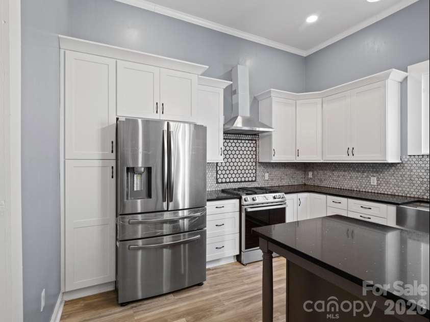 613 Mulberry Street, Statesville, NC 28677.  MLS# CAR4283631, YatesRealty ID 11051. 