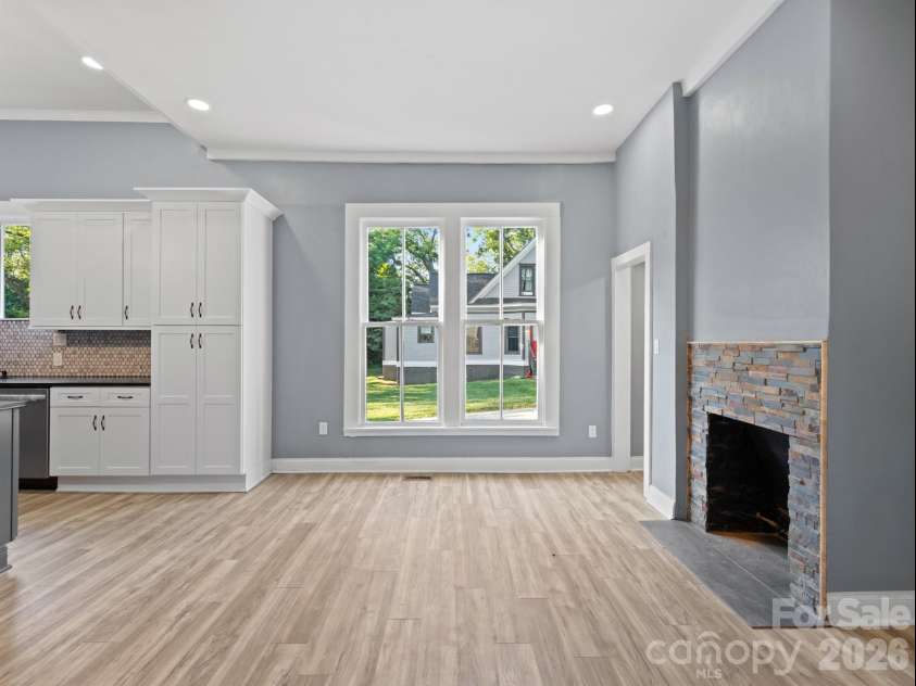 613 Mulberry Street, Statesville, NC 28677.  MLS# CAR4283631, YatesRealty ID 11051. 