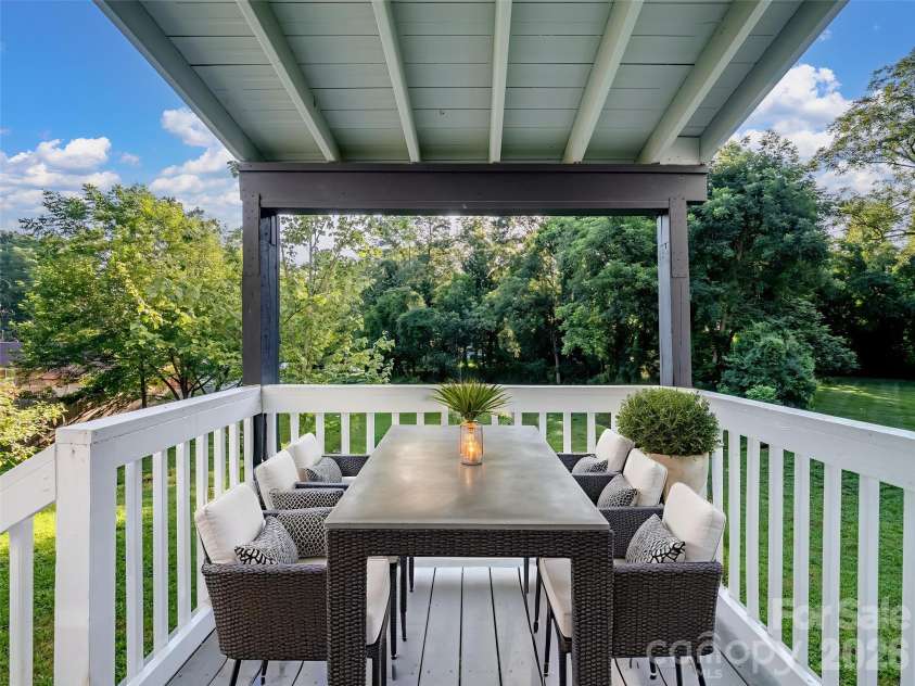 613 Mulberry Street, Statesville, NC 28677.  MLS# CAR4283631, YatesRealty ID 11051. 