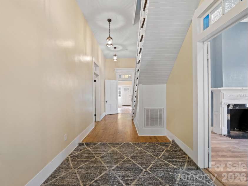 613 Mulberry Street, Statesville, NC 28677.  MLS# CAR4283631, YatesRealty ID 11051. 