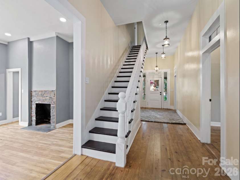 613 Mulberry Street, Statesville, NC 28677.  MLS# CAR4283631, YatesRealty ID 11051. 