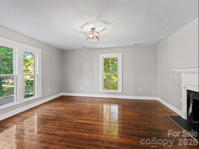 613 Mulberry Street, Statesville, NC 28677.  MLS# CAR4283631, YatesRealty ID 11051. 