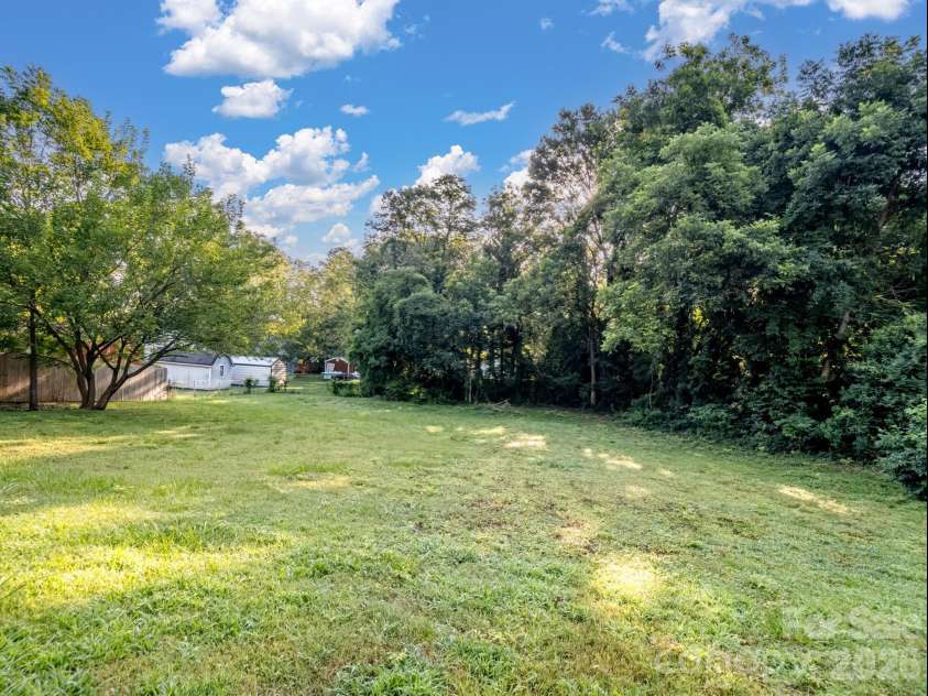 613 Mulberry Street, Statesville, NC 28677.  MLS# CAR4283631, YatesRealty ID 11051. 