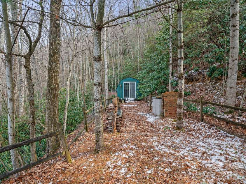 126 Wildflower Cove Drive, Swannanoa, NC 28778.  MLS# CAR4345693, YatesRealty ID 11052. 