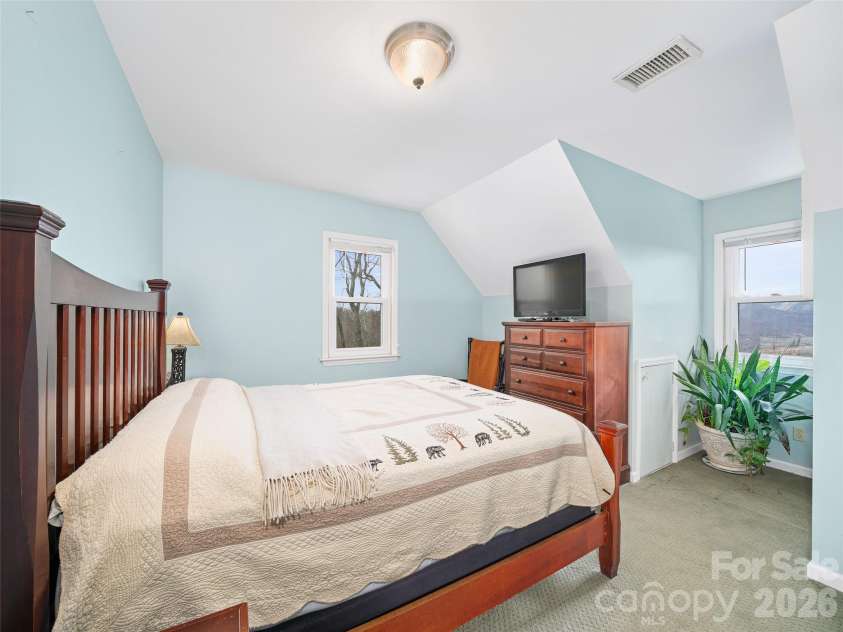 126 Wildflower Cove Drive, Swannanoa, NC 28778.  MLS# CAR4345693, YatesRealty ID 11052. 