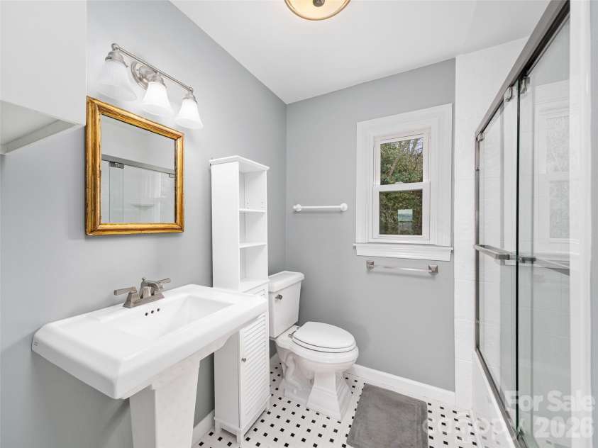 126 Wildflower Cove Drive, Swannanoa, NC 28778.  MLS# CAR4345693, YatesRealty ID 11052. 