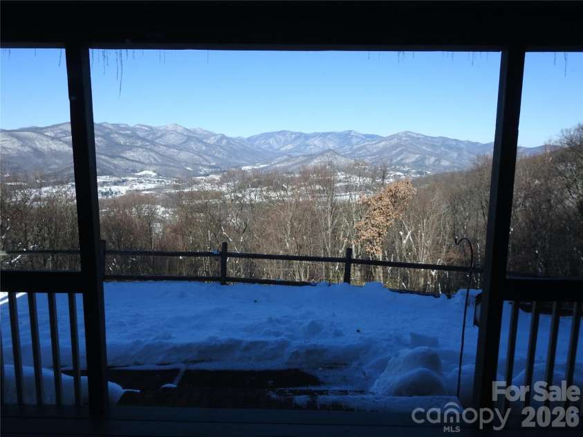 126 Wildflower Cove Drive, Swannanoa, NC 28778.  MLS# CAR4345693, YatesRealty ID 11052. 